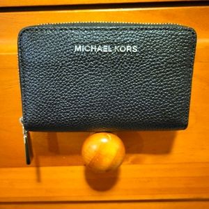 Michael Kors Pebble Leather Zip Wallet in Black with Silver Hardware